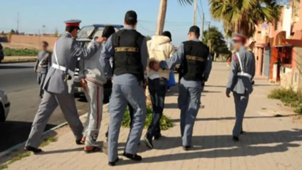 الدرك الملكي بالفنيدق يفكك عصابة سرقة المنازل ويوقف اثنين من أفرادها
