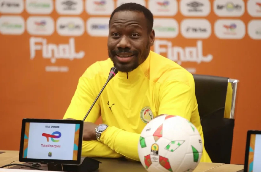 “جدل كبير قبل نهائي كأس إفريقيا: تصريحات مدرب السنغال بين النقد الرياضي والاتهامات السياسية”